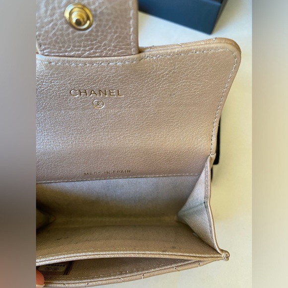 Chanel reissue card holder o case - Picture 9 of 12